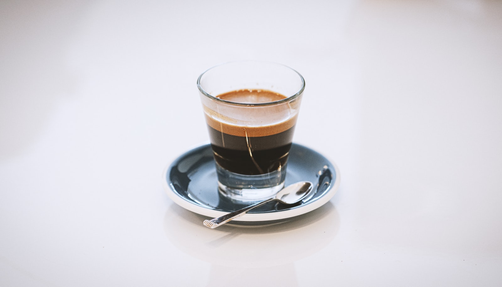 Pha pour over cà phê Arabica Măng Đen bằng phễu V60