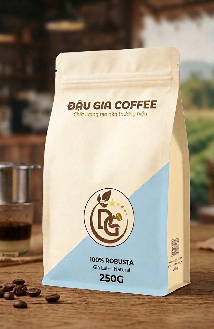 Cà phê Robusta Gia Lai Natural 250g Đậu Gia bên ly phin truyền thống