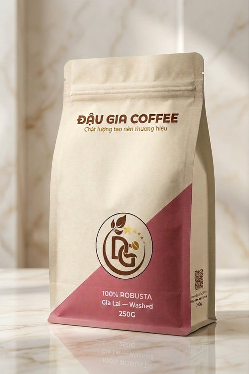 Túi cà phê Robusta Gia Lai Washed trên nền đá cẩm thạch sang trọng Đậu Gia